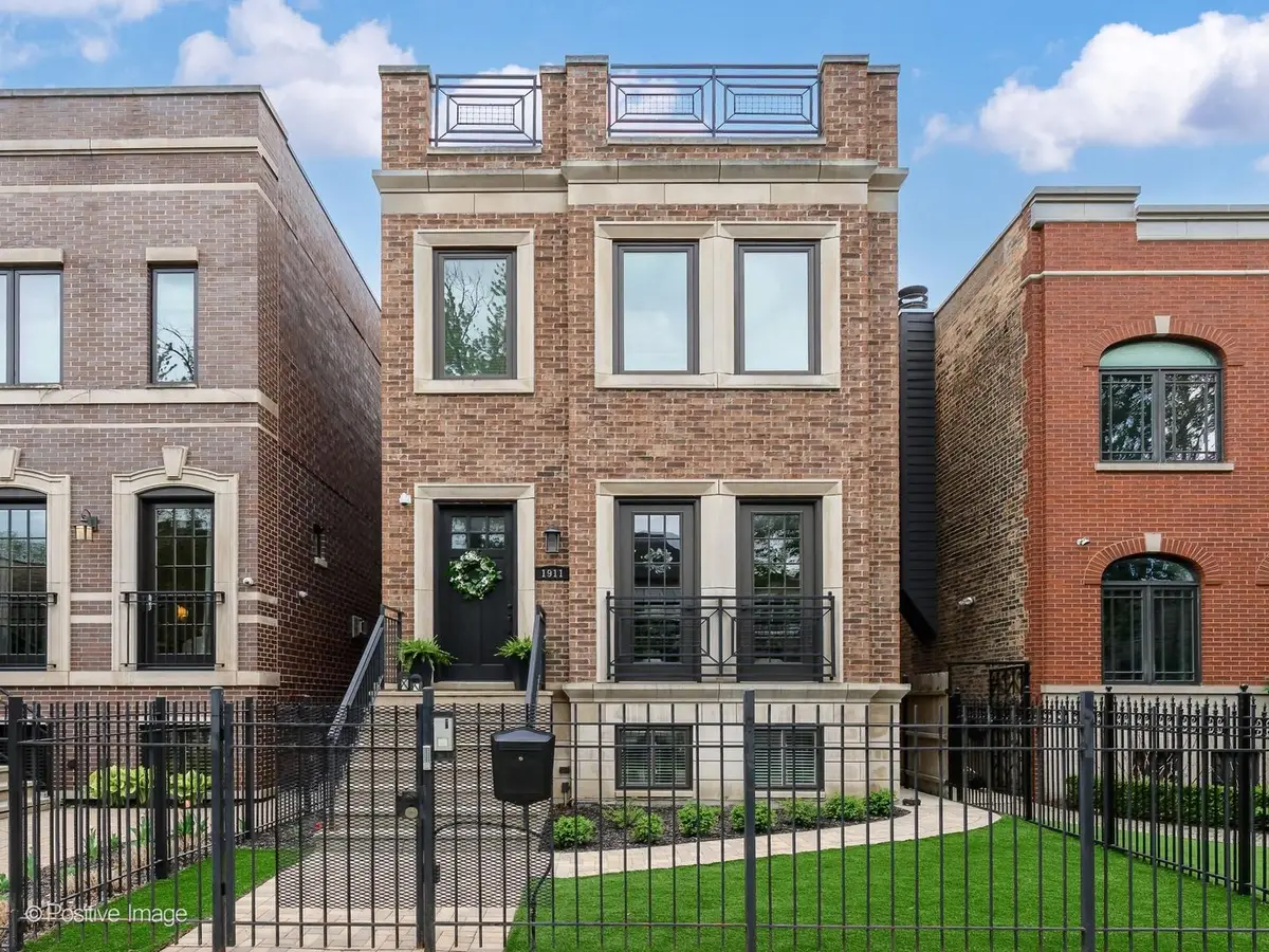 1911 W Wolfram Street, Chicago, IL 60657 - #1