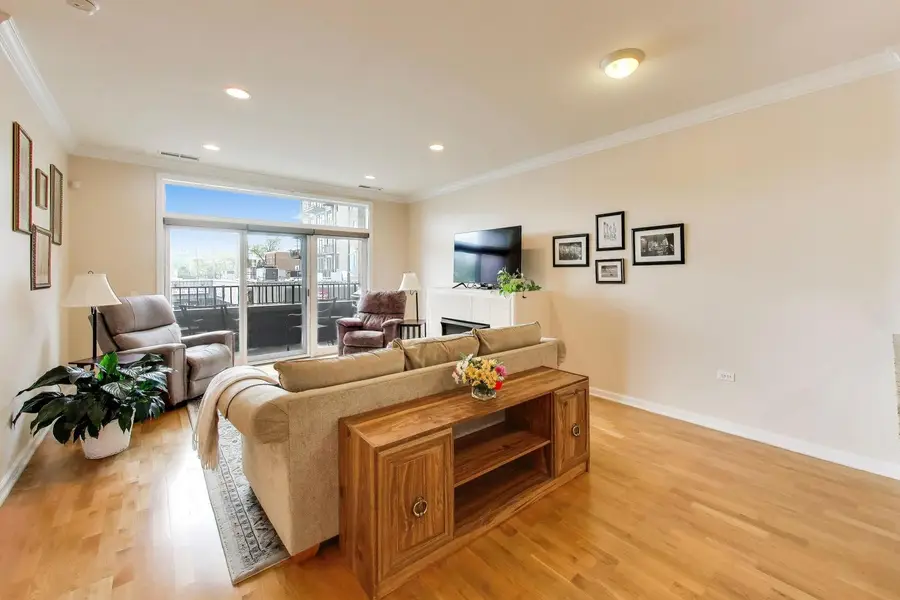 2472 W Foster Avenue #203, Chicago, IL 60625 - #3