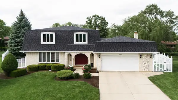 7810 Del Court, Darien, IL 60561