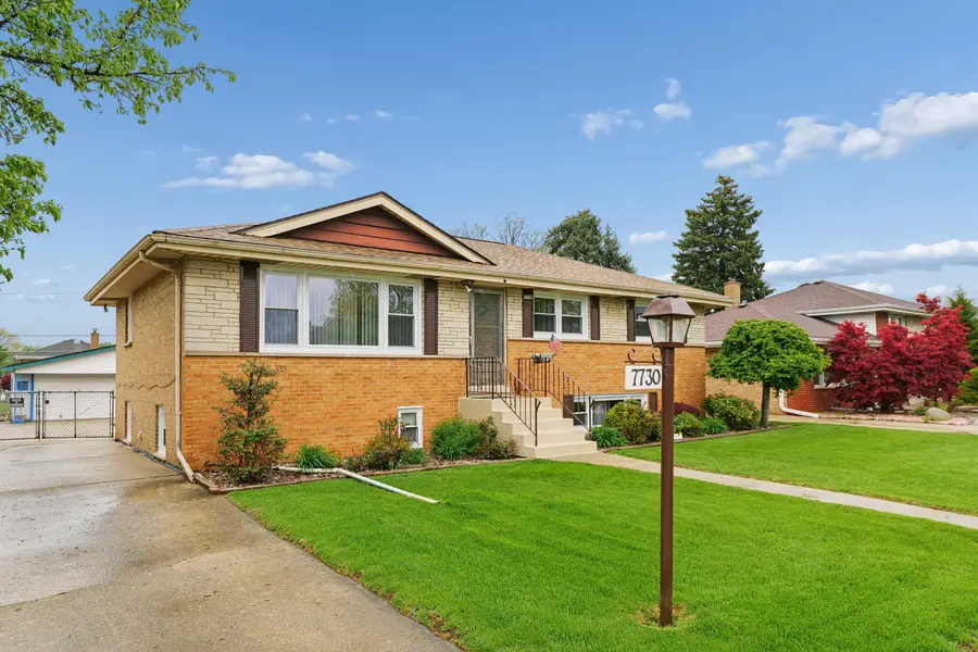7730 S Octavia Avenue, Bridgeview, IL 60455 - #2