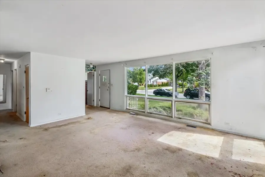 719 W Dresser Drive, Mount Prospect, IL 60056 - #3