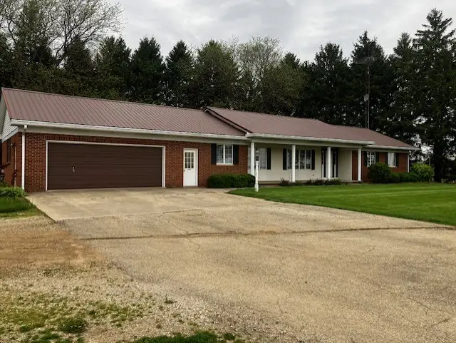 4015 E 1st Road, Mendota, IL 61342 - #2