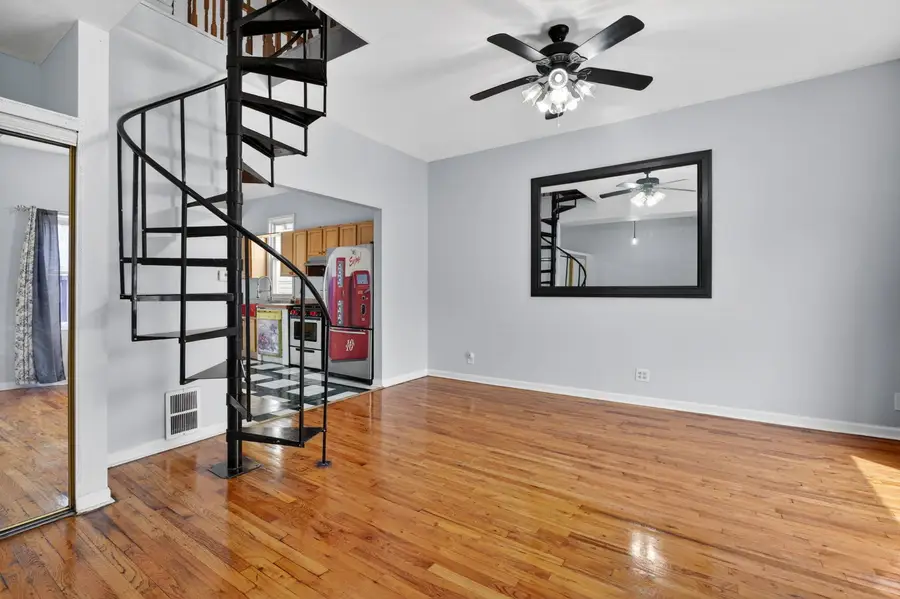 9018 S Brandon Avenue, Chicago, IL 60617 - #3