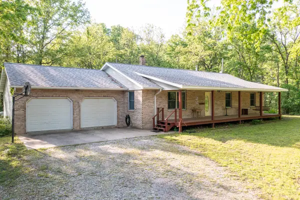 4685 Keller Road, Iuka, IL 62849
