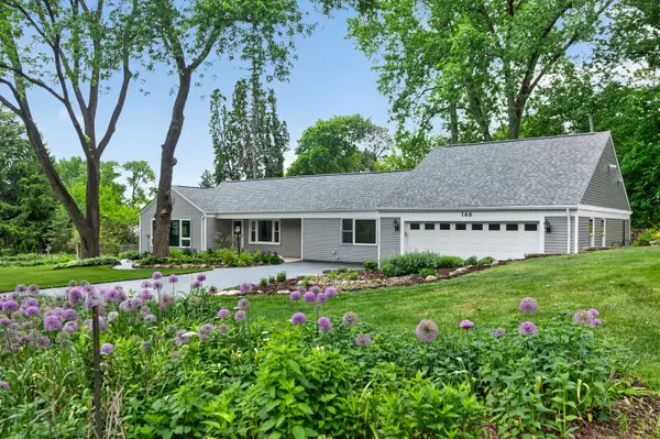 166 Mohawk Trail, Algonquin, IL 60102