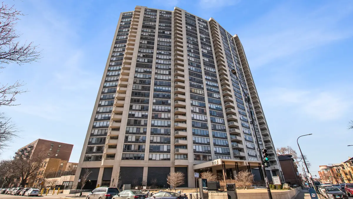 3930 N Pine Grove Avenue #903, Chicago, IL 60613 - #1