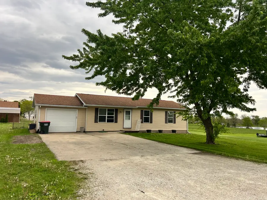 841 S High Street, Paxton, IL 60957 - #2