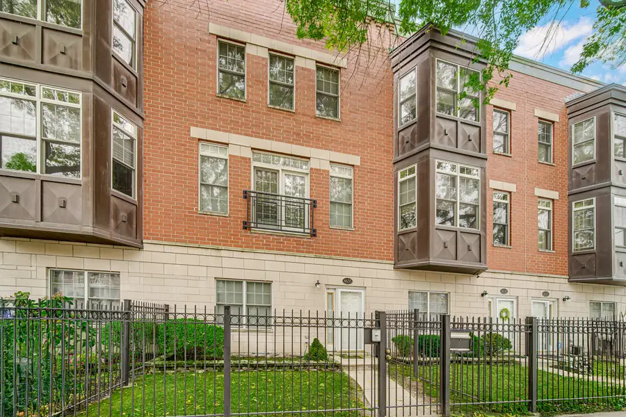 4635 S Greenwood Avenue, Chicago, IL 60653 - #2
