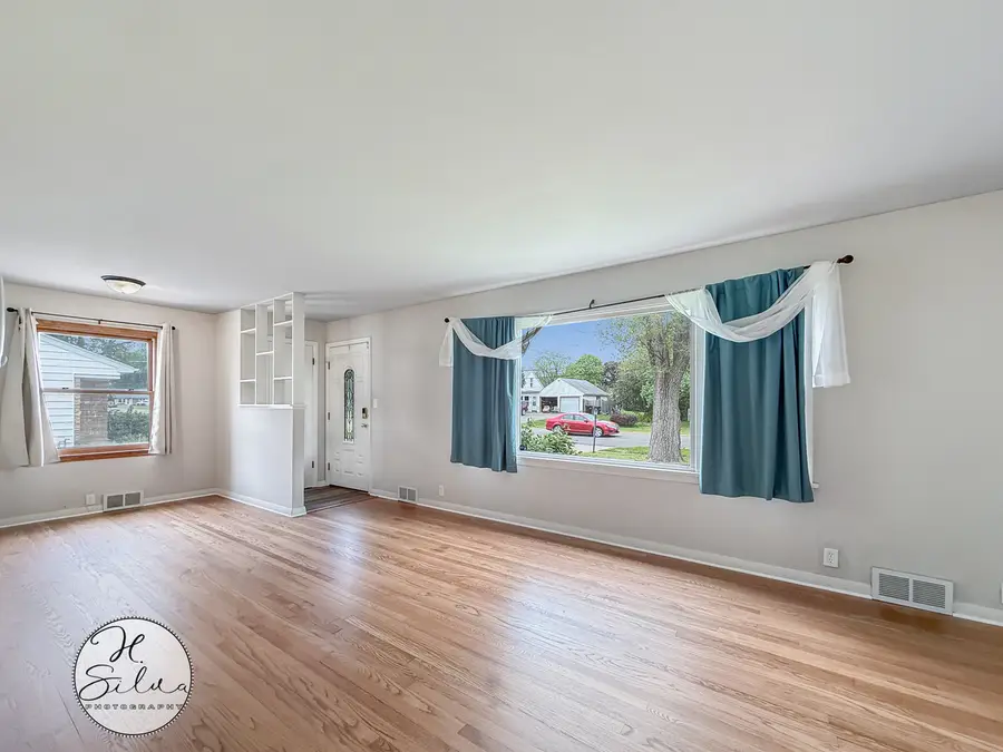 401 Linn Avenue, Crystal Lake, IL 60014 - #3