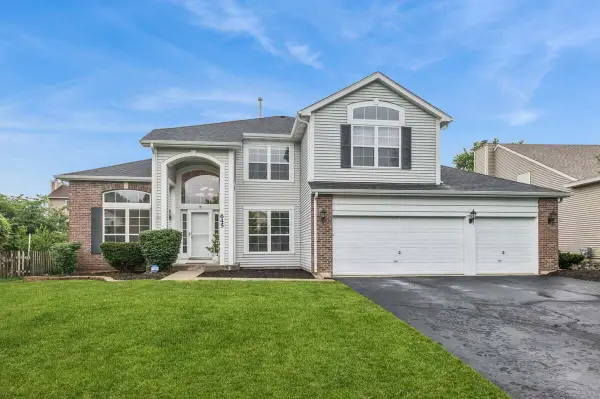645 Chestnut Drive, Carol Stream, IL 60188