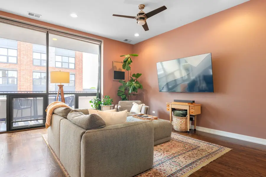 2495 N Milwaukee Avenue #4N, Chicago, IL 60647 - #3