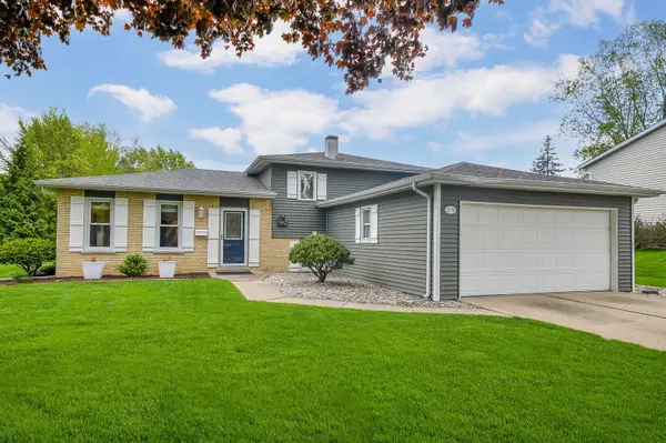 1174 Kent Court, Wheaton, IL 60189