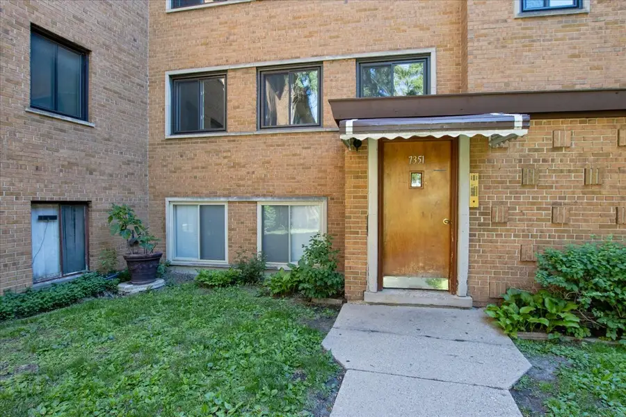7351 N Ridge Boulevard #1A, Chicago, IL 60645 - #2