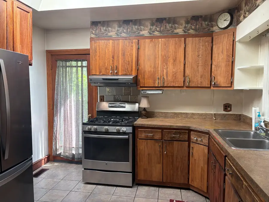 816 N 11th Street, Rochelle, IL 61068 - #2