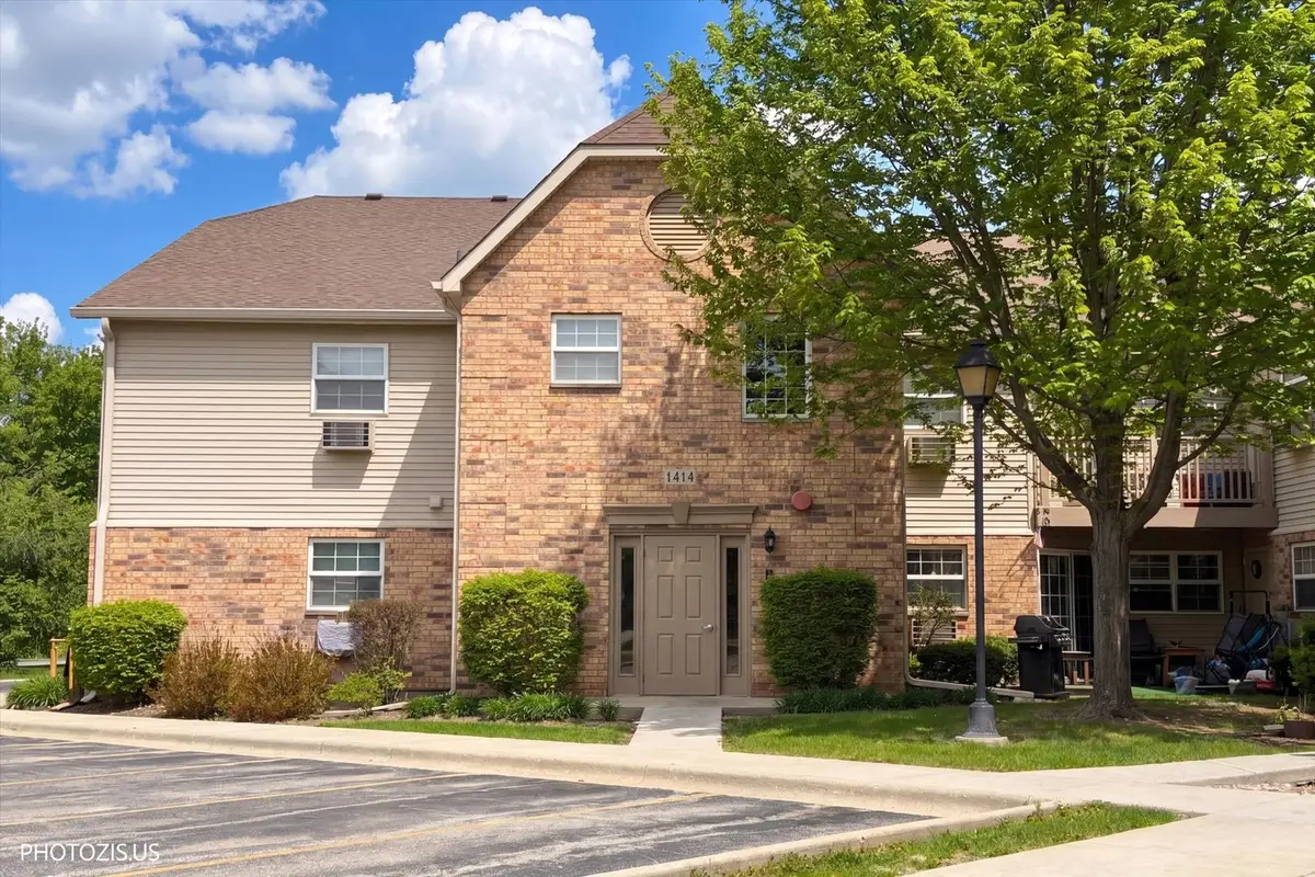 1414 W Clear Water Circle #2F, Round Lake Beach, IL 60073 - #1