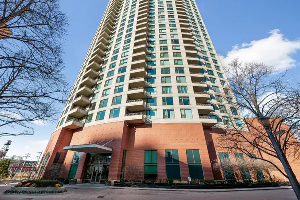 501 N Clinton Street #P-250, Chicago, IL 60654