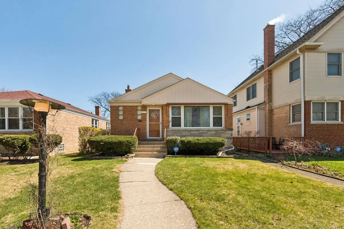 207 Brown Avenue, Evanston, IL 60202 - #1