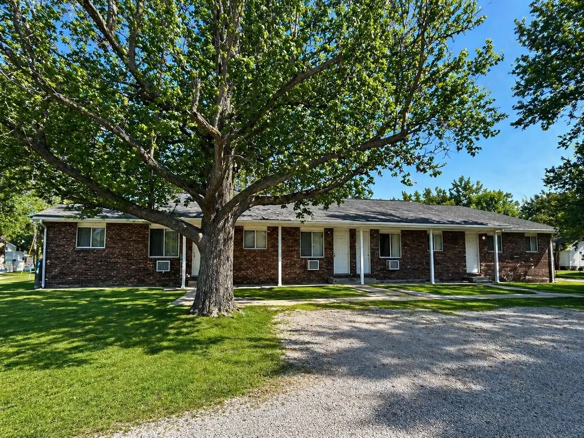 404 E Main Street, De Soto, IL 62924 - #1
