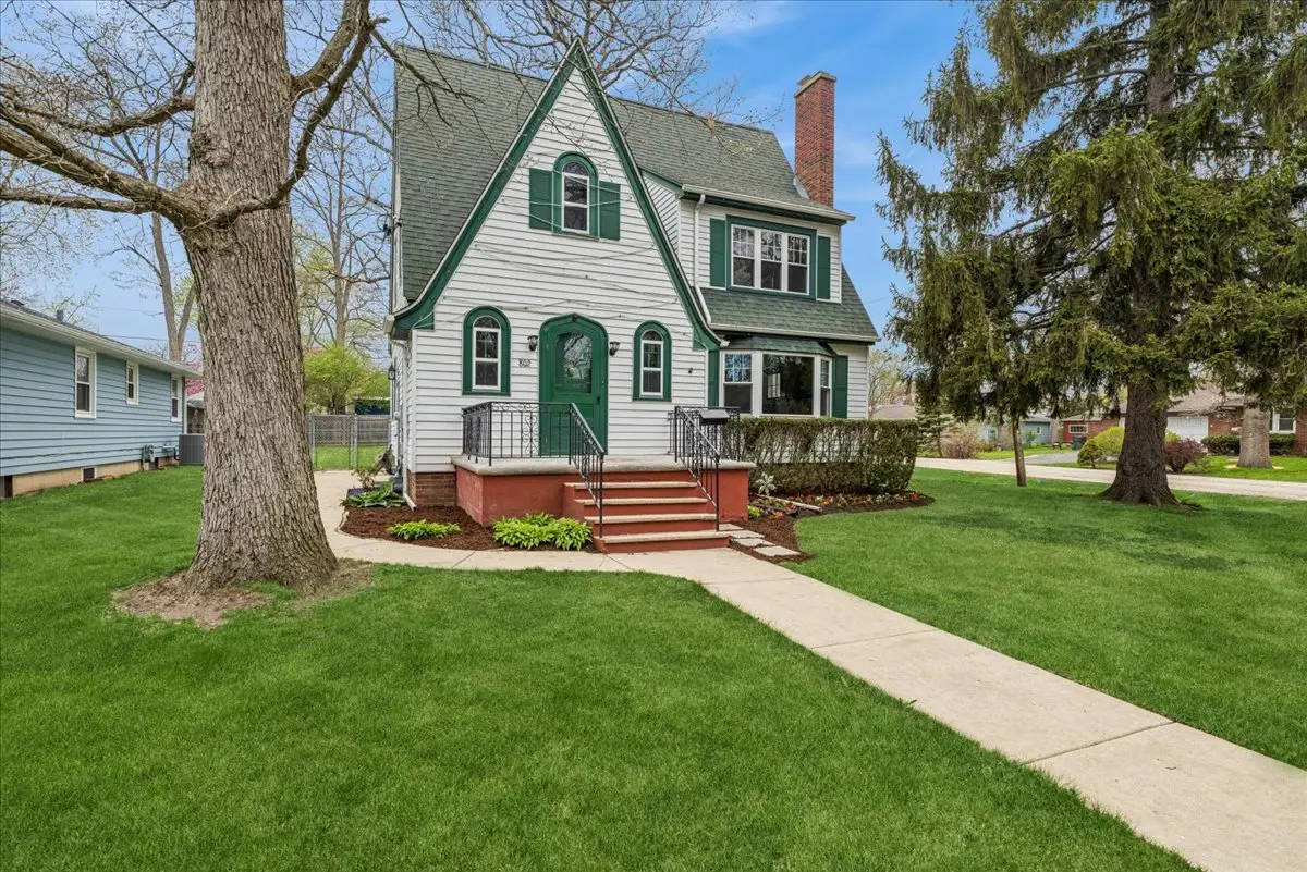 802 Kirkwood Avenue, Winthrop Harbor, IL 60096 - #1