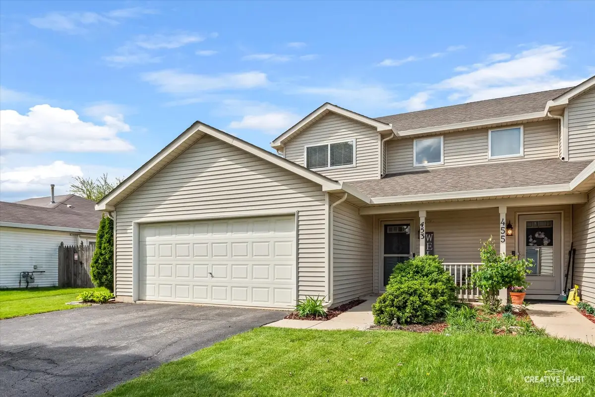 453 Newport Circle, Oswego, IL 60543 - #1