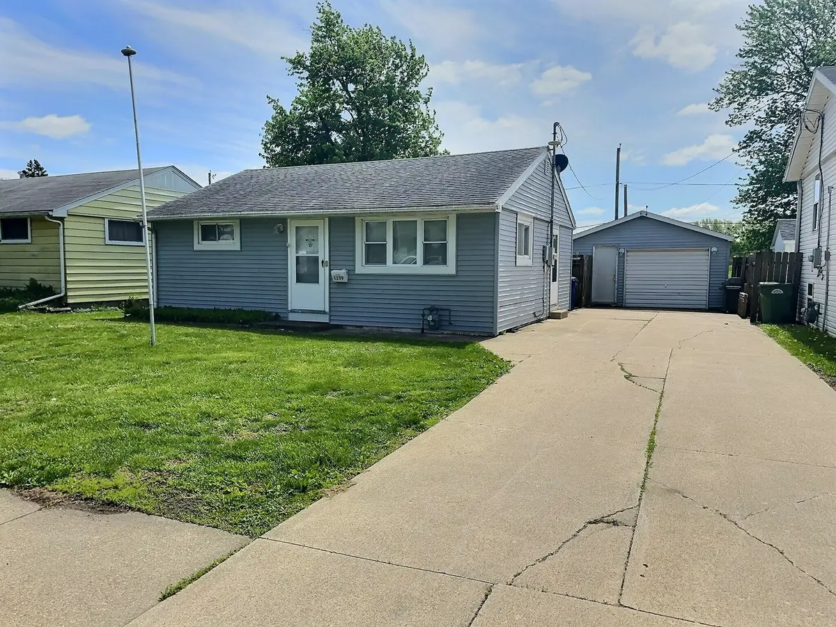 1239 9th Avenue, Clinton, IA 52732 - #1