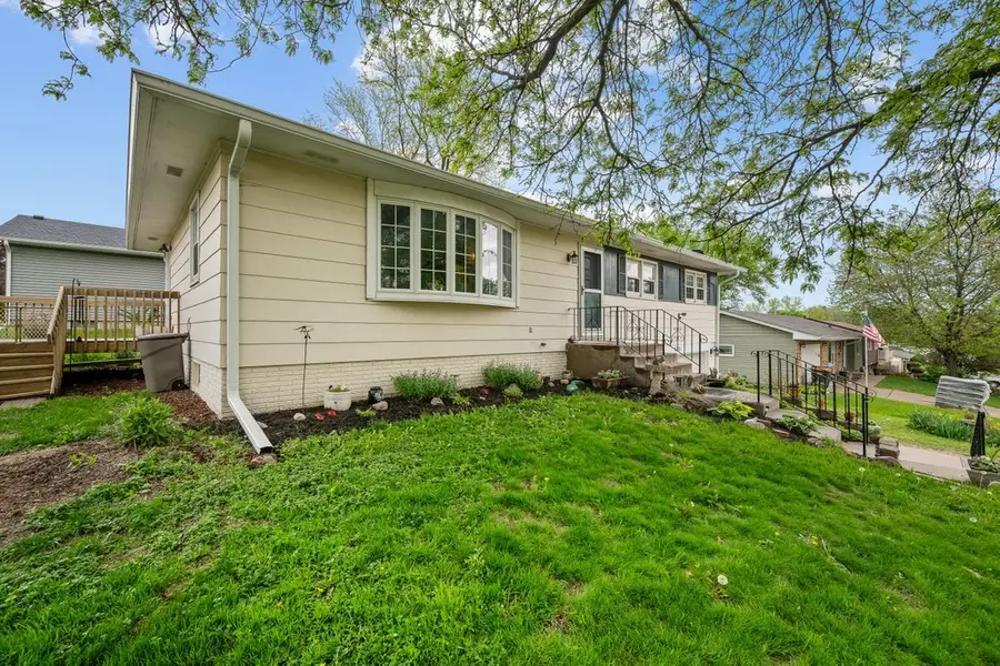 4131 Fillmore Lane, Davenport, IA 52806 - #3