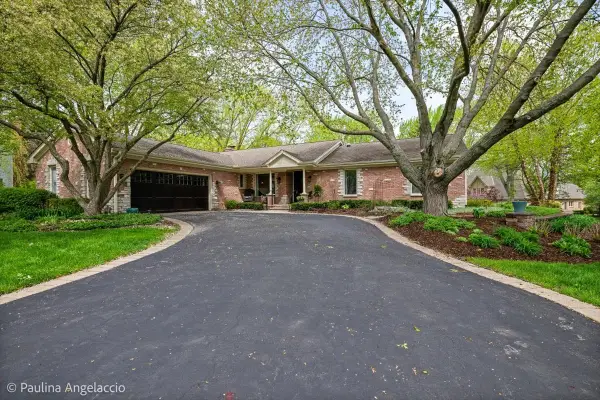 570 Hillside Court, Barrington, IL 60010