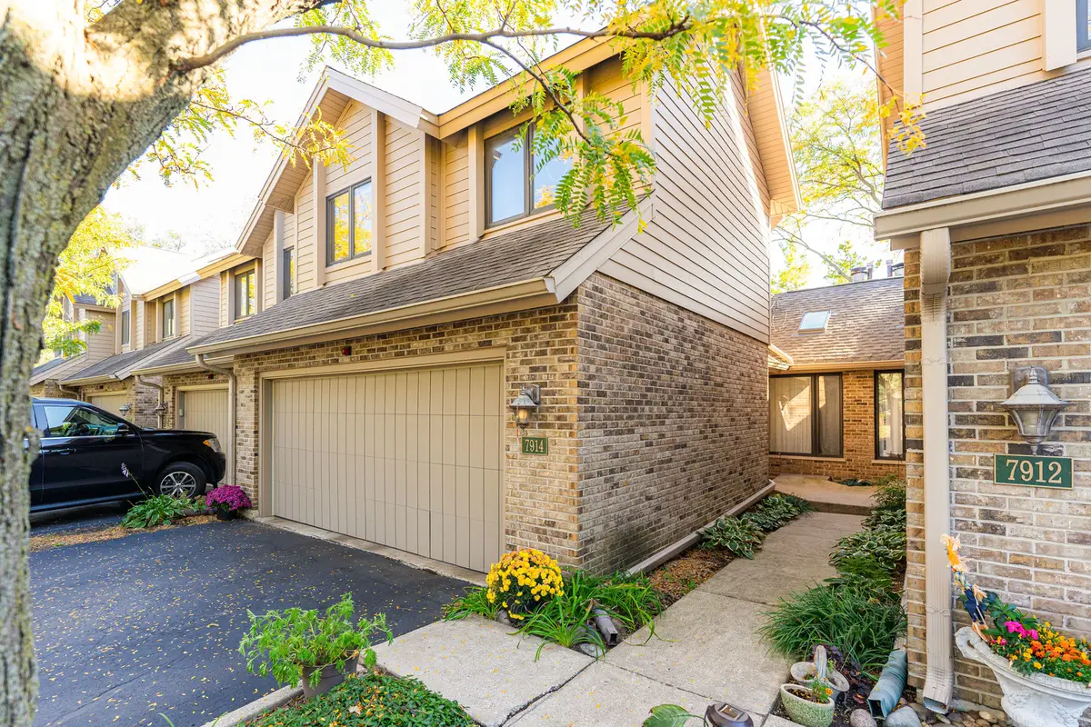 7914 S Garfield Avenue, Burr Ridge, IL 60527 - #1