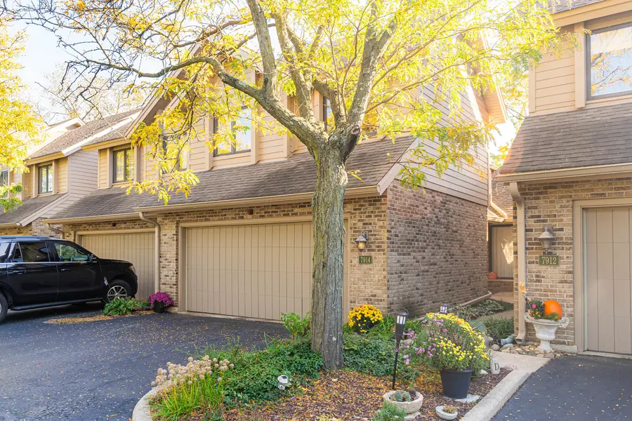 7914 S Garfield Avenue, Burr Ridge, IL 60527 - #2