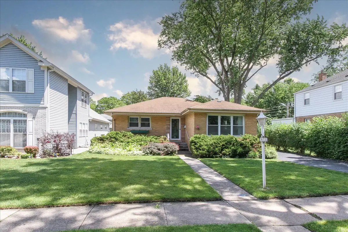 831 S Mitchell Avenue, Arlington Heights, IL 60005 - #1
