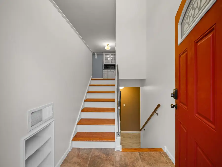 38025 N Lee Avenue, Spring Grove, IL 60081 - #2