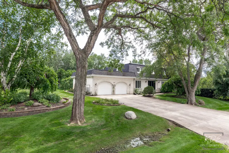 21W325 Sunnyside Drive, Itasca, IL 60143 - #2