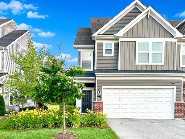 579 Watercress Drive, Aurora, IL 60504