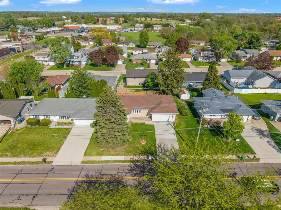 1135 North 11th Street, Clinton, IA 52732 - #3