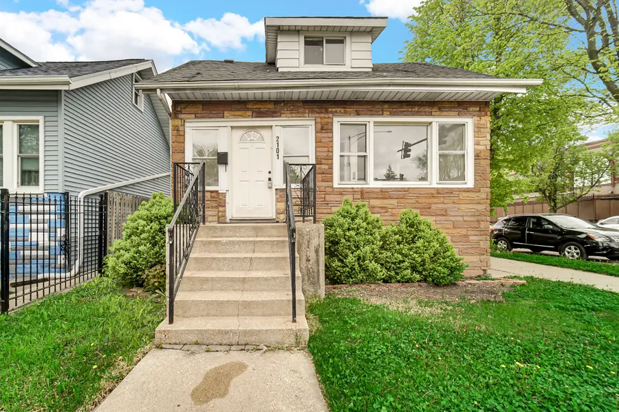 2101 N Narragansett Avenue, Chicago, IL 60639 - #3