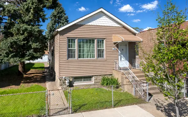 3006 S Poplar Avenue, Chicago, IL 60608