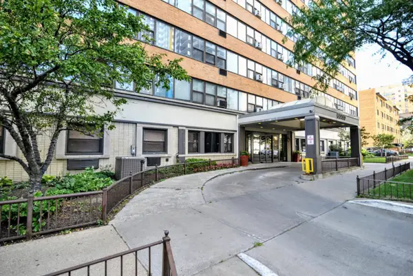 6030 N Sheridan Road #301, Chicago, IL 60660