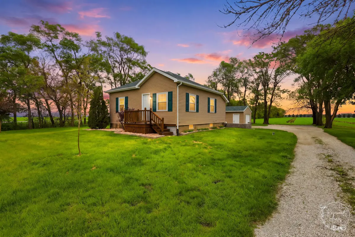 3029 S 8500 E Road, Saint Anne, IL 60964 - #1