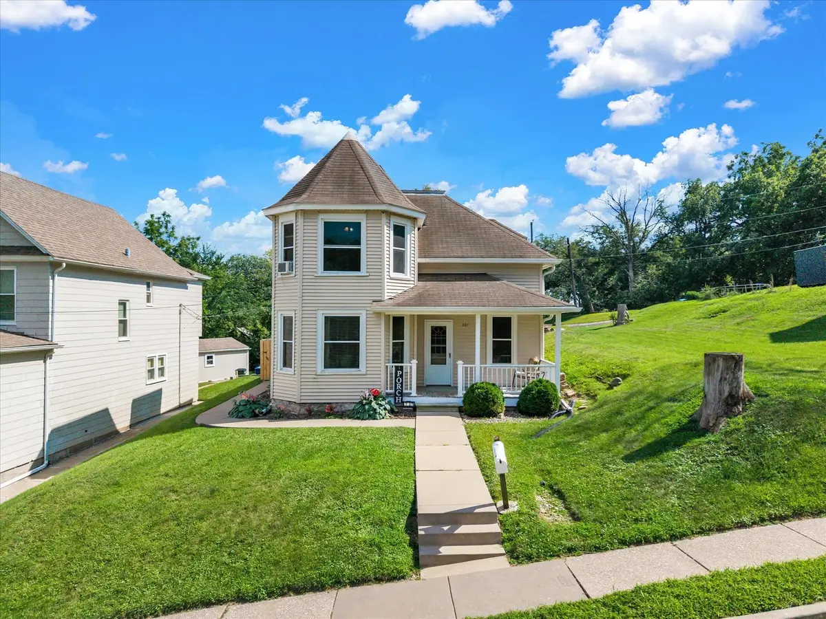 727 Sylvan Court, Davenport, IA 52803 - #1