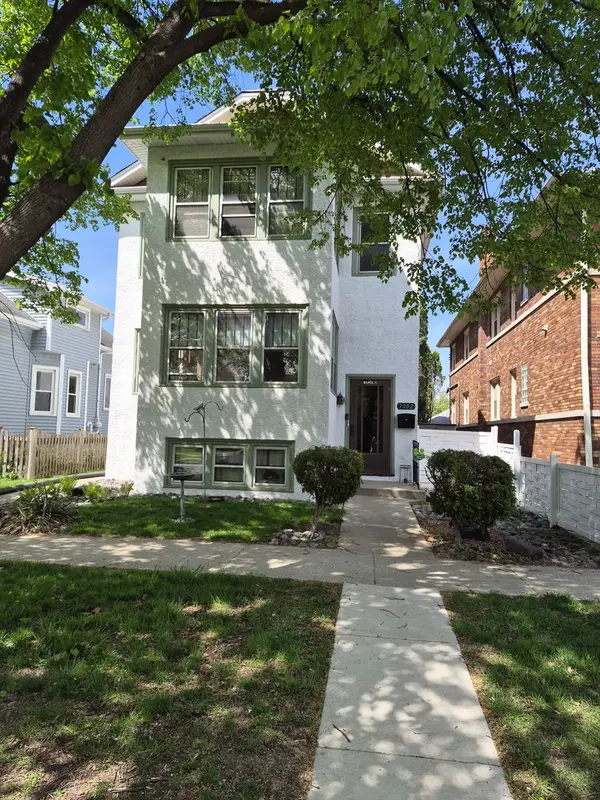 9002 Sheridan Avenue, Brookfield, IL 60513