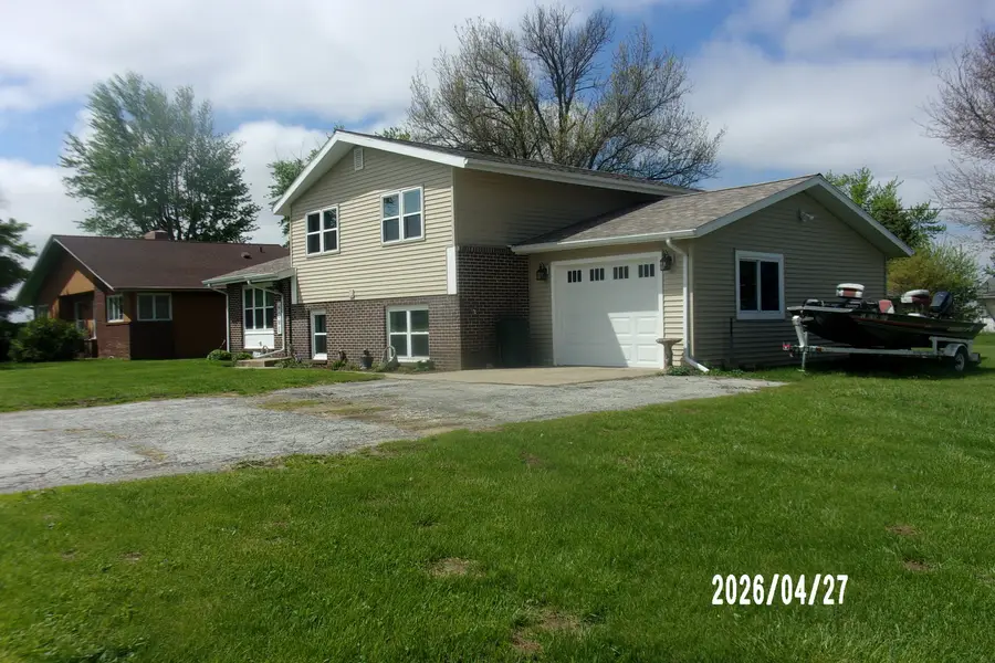 2303 N State Route 1 Highway, Watseka, IL 60970 - #3