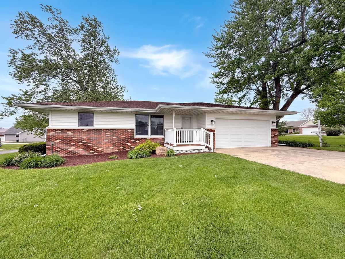 203 W Summit Street, Gifford, IL 61847 - #1