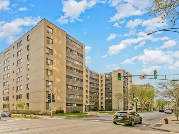 6300 N Sheridan Road #204, Chicago, IL 60660