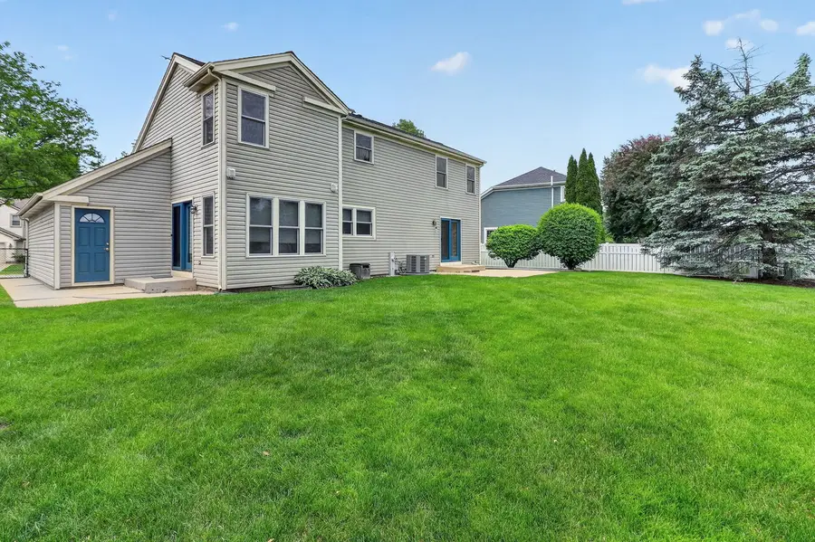 1694 Hampshire Drive, Elk Grove Village, IL 60007 - #3