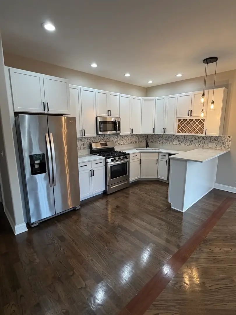 543 E 43rd Street #2W, Chicago, IL 60653 - #3