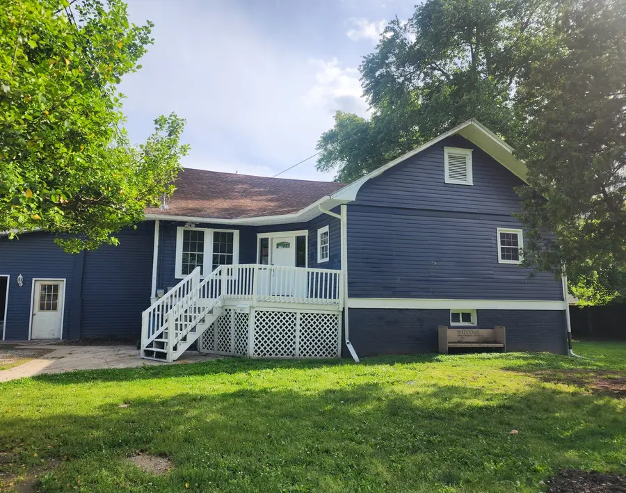 306 W Webster Street, Benton, IL 62812 - #2