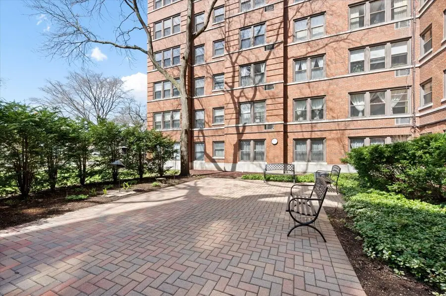 1585 Ridge Avenue #705, Evanston, IL 60201 - #3