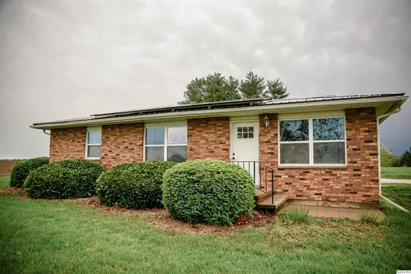2752 Highway 96 N, Ursa, IL 62376