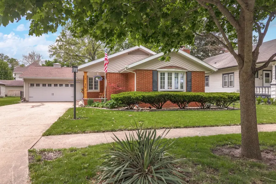 306 W Bennett Street, Pontiac, IL 61764 - #3