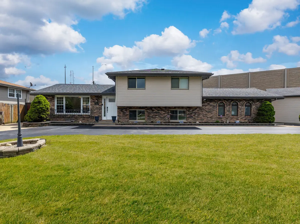 8625 W 81st Street, Justice, IL 60458 - #1